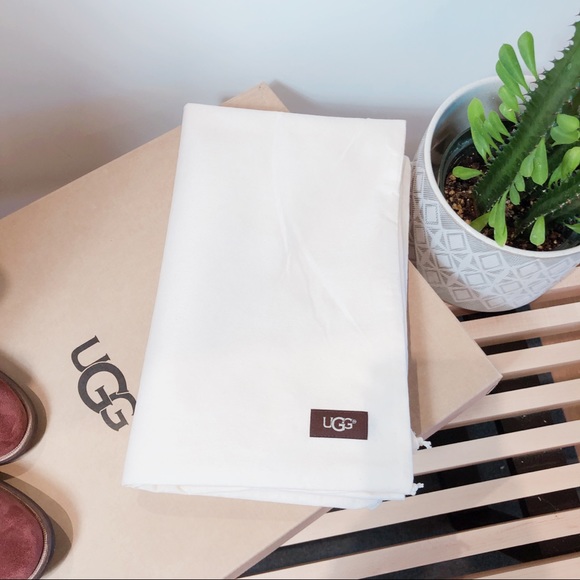 UGG Mahogany Riding Boot - Picture 6 of 7